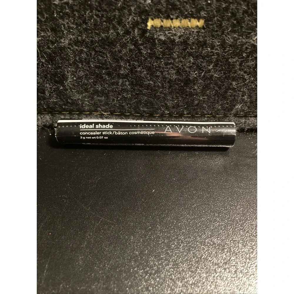 AVON 2g 0.07oz Ideal Shade CONCEALER STICK R05 Light NEW Discontinued